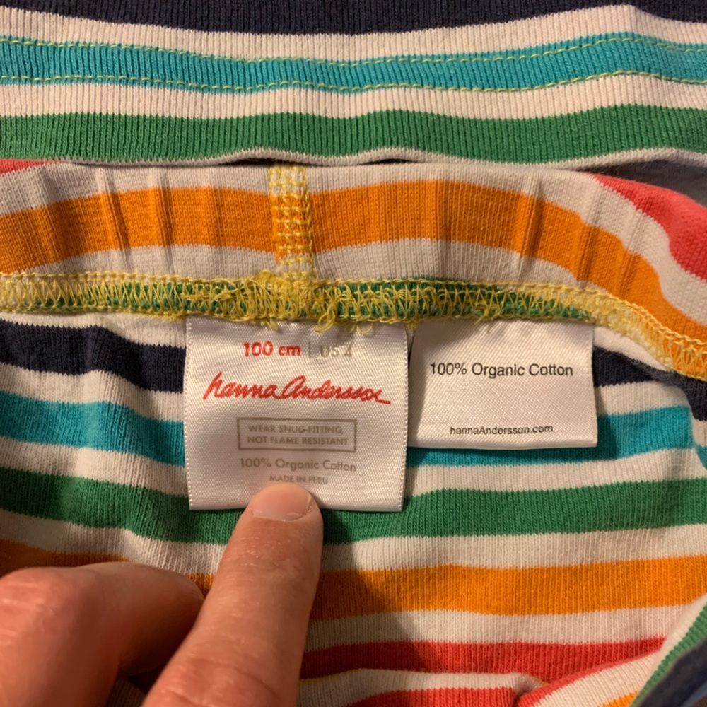 Hanna Andersson Short Pajamas Rainbow Stripes - Picture 3 of 3